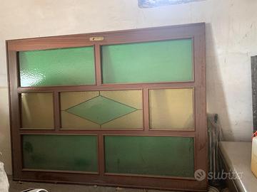 Porta scorrevole in legno e vetro