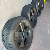 Gomme invernali con cerchi 215/60/16