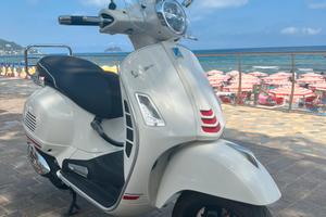 Vespa 300 GTS Super HPE euro 5 ABS-ASR