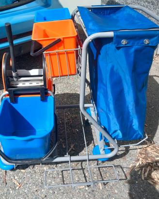 Carrello per pulizie