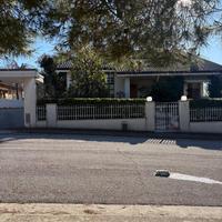 Villa con giardino