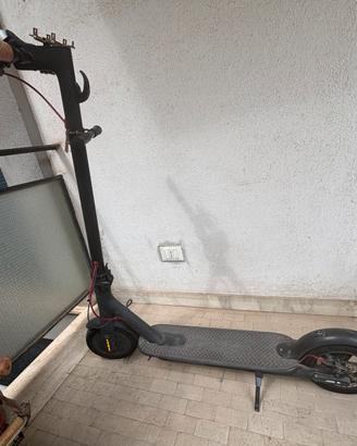 Monopattino Elettrico Xiaomi Mi M365 + Accessori