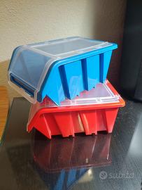 Contenitore in plastica con coperchio
