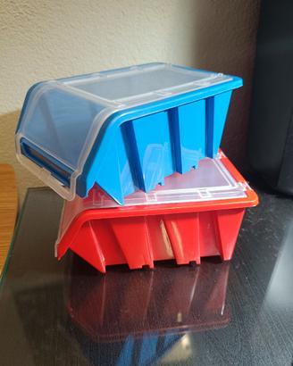 Contenitore in plastica con coperchio