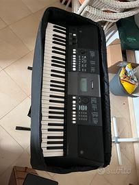 Pianola yamaha E423