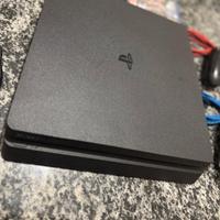  PlayStation 4 Slim da 1 TB + 2 joyst