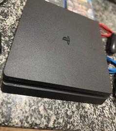  PlayStation 4 Slim da 1 TB + 2 joyst