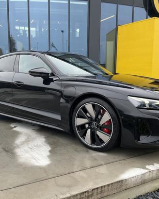 AUDI e-tron GT quattro