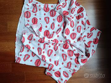 camicia con stampa a baci 