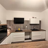 CUCINA BIANCA CON PENISOLA