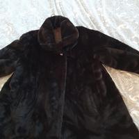 Cappotto in ecopelliccia 