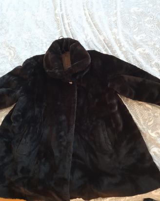 Cappotto in ecopelliccia 