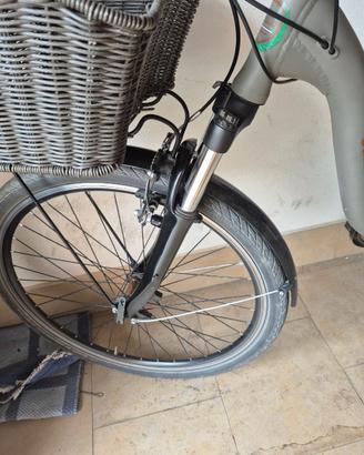 BICI DONNA PEDALATA ASSISTITA COME NUOVA