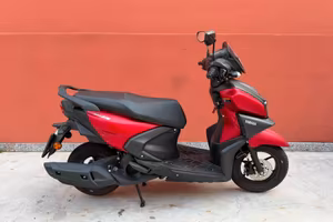 Yamaha RayZR 125 - RED