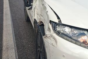 Nissan x trail con gancio traino incidentata