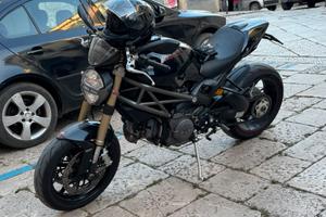 Moto Ducati Monster 1100 EVO