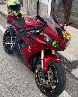 Yamaha r1