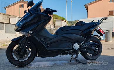 Yamaha T max 530