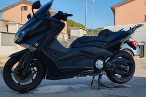 Yamaha T max 530