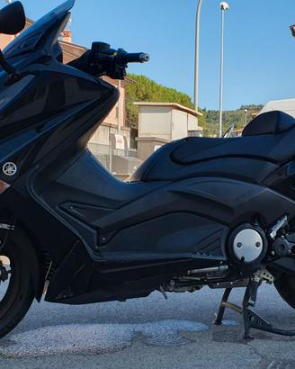 Yamaha T max 530