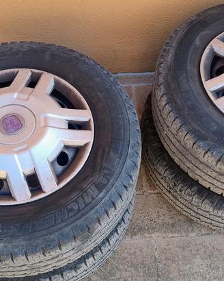215/65/16 cerchi e gomme