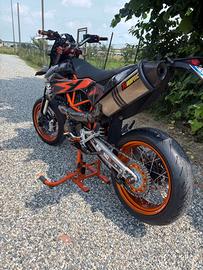 ktm 690 smc R depotenziata a libretto