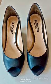 Scarpa nera, elegante, n.38-39