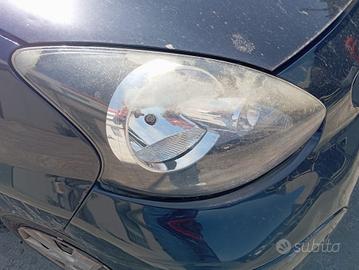 Fanale anteriore dx TOYOTA AYGO anno 2009