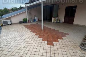 Casa semindipendente con garage ad Acireale