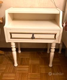 Comodini bianchi, vintage stile provenzale
