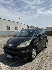 Peugeot 1007 1.4 HDi Sporty