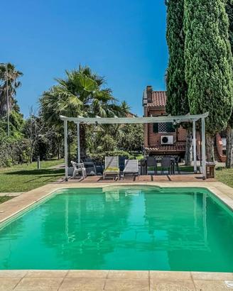 Villa di 160 m² con 5 locali e box auto a Roma