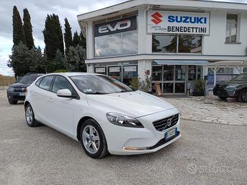 Volvo V40 D2 1.6 Momentum Tua a 169€/*mese
