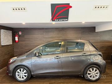 Toyota Yaris 5p 1.5h Lounge+1 PRO*-GOMME NUOVE-AUT