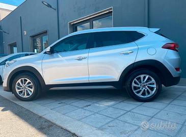 Hyundai Tucson 1.7crdi dct Xpossible Diesel 141cv