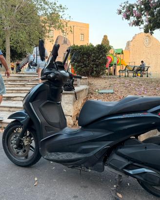 Piaggio Beverly 300 hpe sport