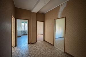 105mq DA RISTRUTTURARE, Garage e cantina