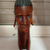 statua africana in legno da esposizione 