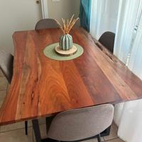 Tavolo in legno 140×90 cm con 4 sedie