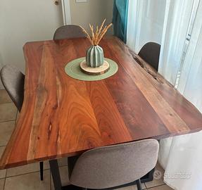 Tavolo in legno 140×90 cm con 4 sedie