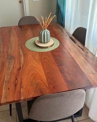 Tavolo in legno 140×90 cm con 4 sedie