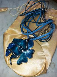 Collana  con fiore con smalti   firmata con piastr