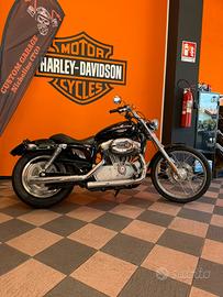 Harley-Davidson 883 Custom