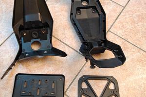 EVOTECH KIT PORTATARGA COMPLETO REGOLABILE KTM 690