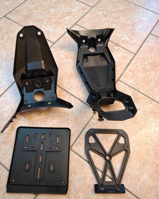 EVOTECH KIT PORTATARGA COMPLETO REGOLABILE KTM 690