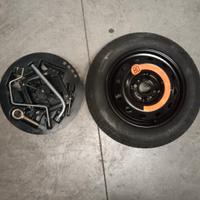  Ruotino con attrezzi