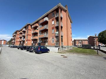 4 LOCALI A CRESCENTINO
