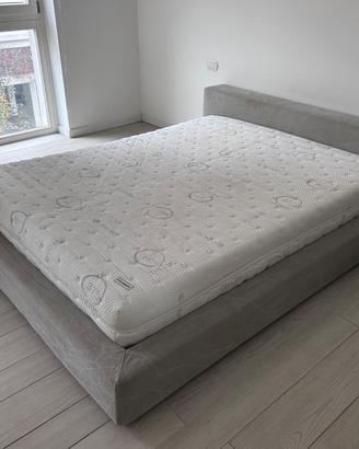 Letto e materasso matrimoniale Desiree
