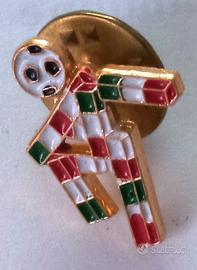 DISTINTIVO MONDIALI ITALIA 90 PER OCCHIELLO GIACCA