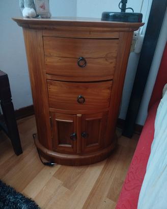 due comodini in legno